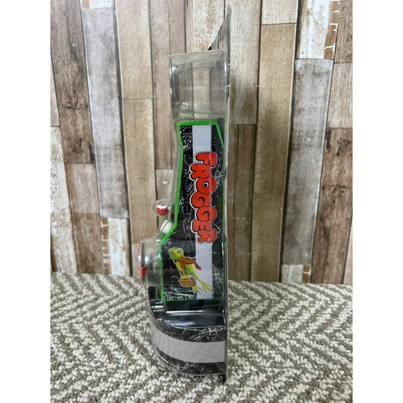 Fritter Classic Arcade Game - Picture 2 of 6